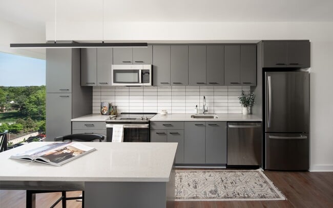 Building Photo - Heming
