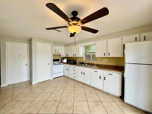 Building Photo - 14875 56th St N