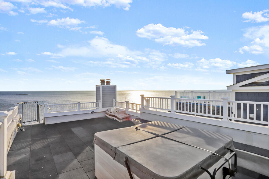 rooftop patio - 2149 Fairfield Beach Rd