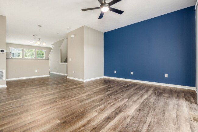 Building Photo - 280 Autumn Ridge Cir