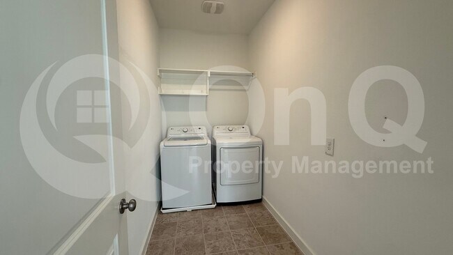 Building Photo - 872 TX-5