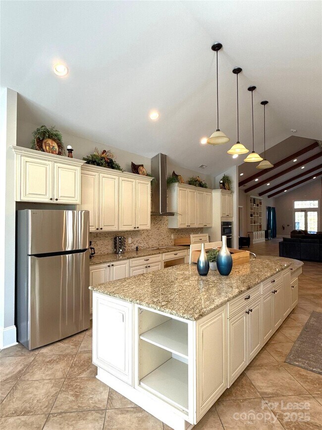 Building Photo - 14019 Thompson Rd