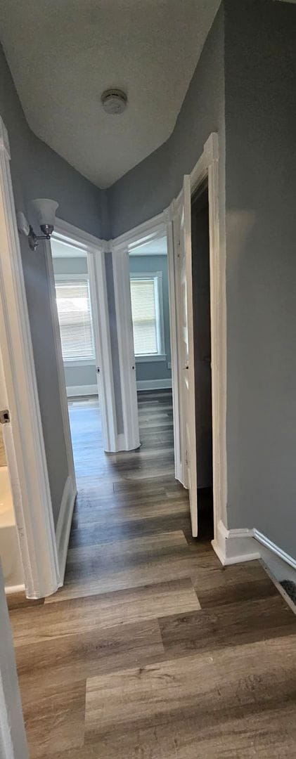 Building Photo - 4 BD 1.5 BA