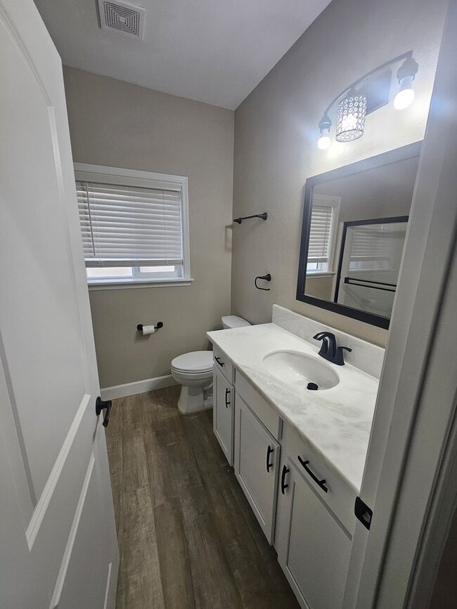 Building Photo - 3 Bedroom Home in Desert Lakes on the Golf Course