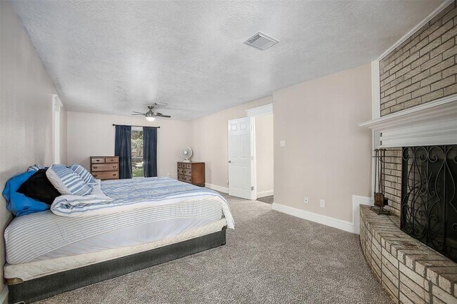 Building Photo - 10455 Antrim Ln