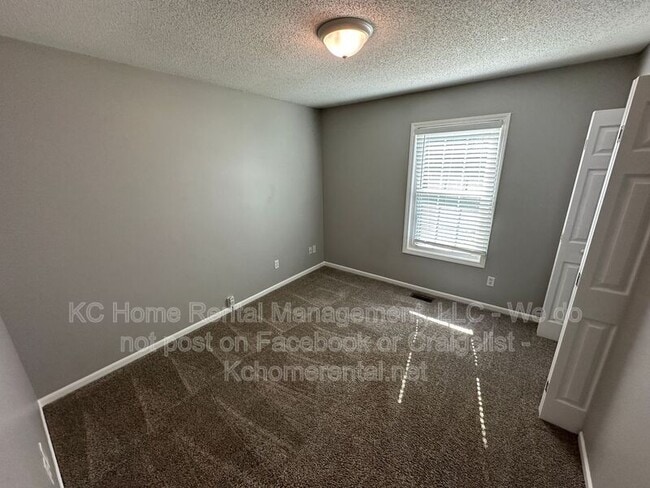 Building Photo - 3304 NW 84th Terrace