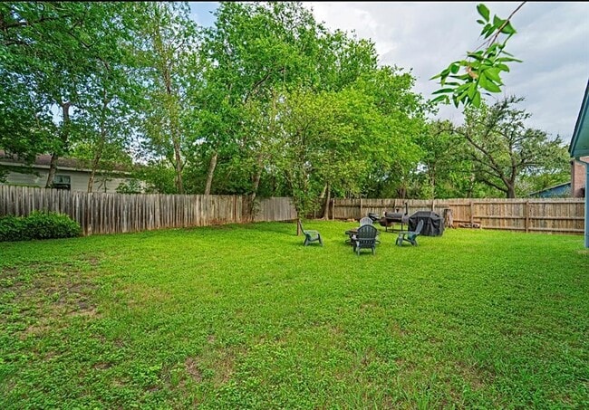 Building Photo - 5215 Overbrook Dr