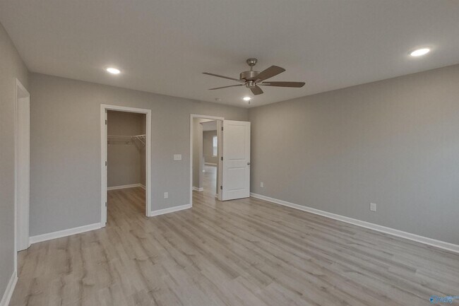 Building Photo - 394 Angela St