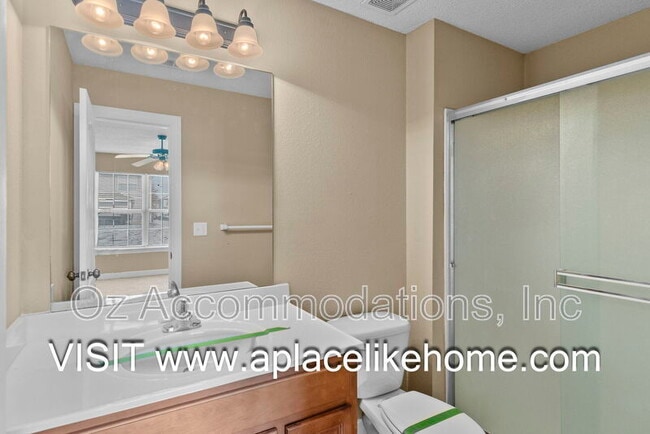 Building Photo - 807 SW Imperial Ln