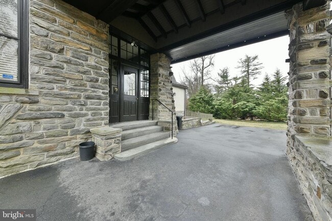 Building Photo - 8306 Crittenden St