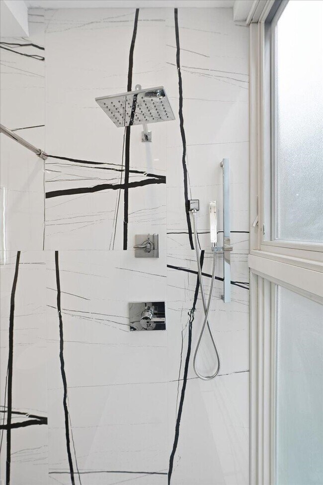 Building Photo - 134 New York Ave