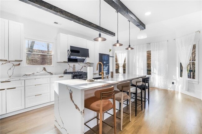 Building Photo - 507 Karen Ln