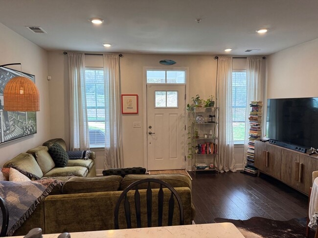 Building Photo - Beautiful SteelPointe 2 Bedroom 1.5 Bath Townhome for Rent in Phoenixville $2,690/month