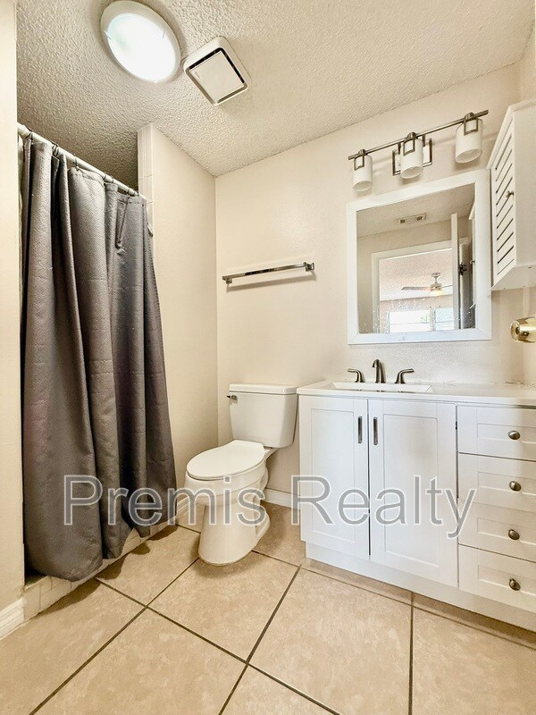 Building Photo - 123 Loblolly Ct