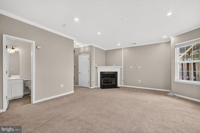 Building Photo - 6805 Oregano Ln