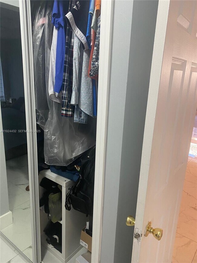 Building Photo - 14046 S Cypress Cove Cir