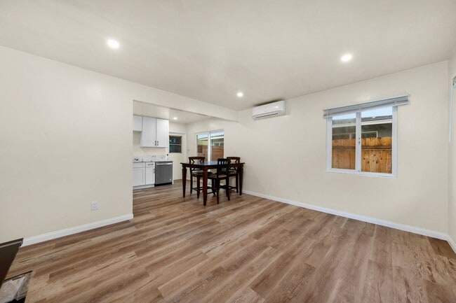 Building Photo - Beautiful newly renovated home available n...