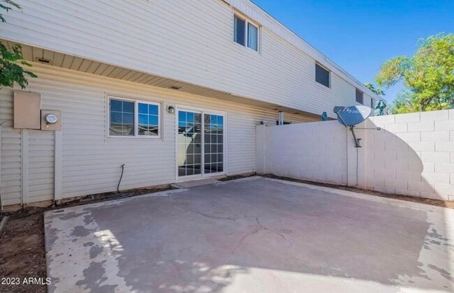 Building Photo - 6526 S McAllister Ave