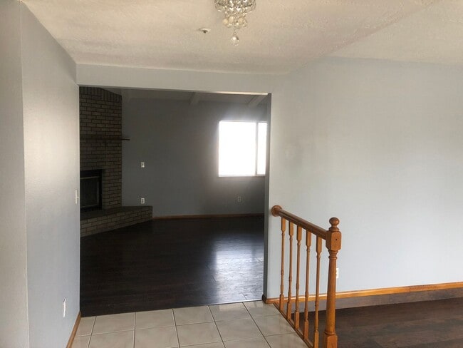 Building Photo - APPLE VALLEY DESERT KNOLLS 4 BDRM 3BTH 2483 SQFT