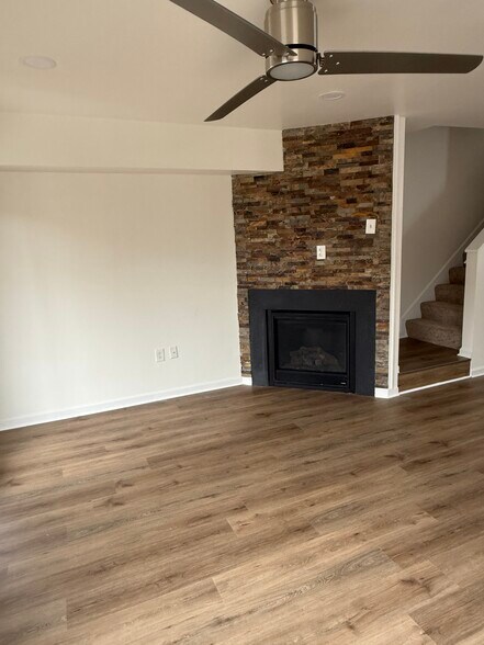 Mail level - 4630 Dillon St