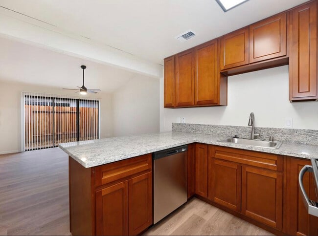 Building Photo - 6340 Sorrell Ct