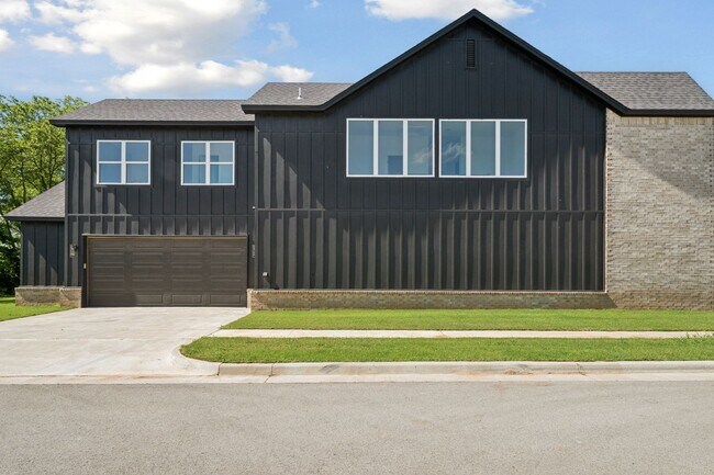 Building Photo - Welcome to this stunning new build in the desirable gated community of Broken Arrow, OK!