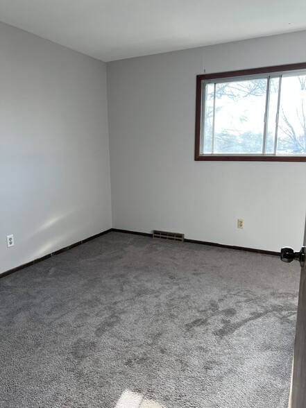 Bedroomm - W165N11482 Royal Ct