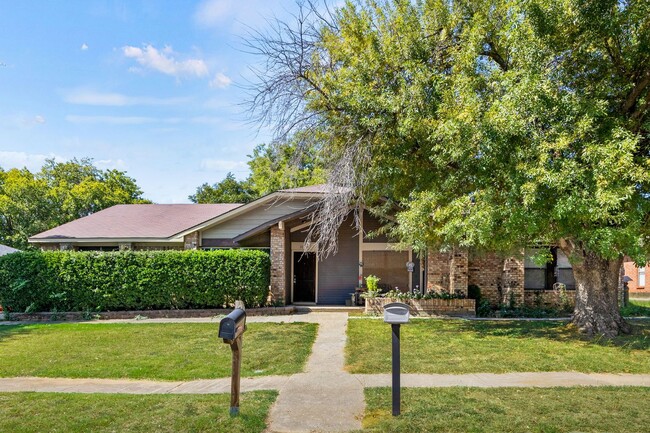 Primary Photo - 3017 Hilltop Dr