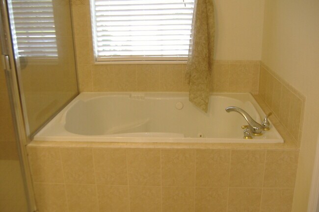 Building Photo - GREAT SPACIOUS 2 STORY HOME IN AVALON PARK in EAST ORLANDO