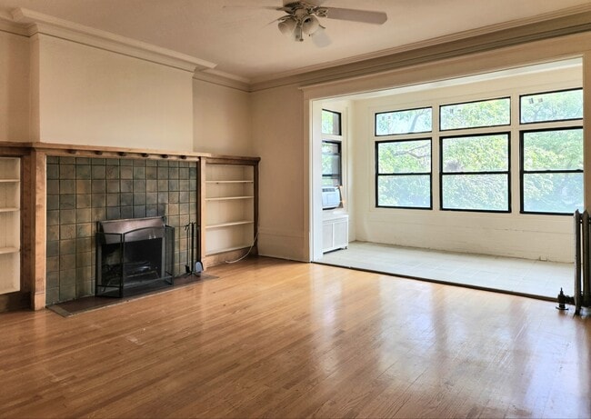 Building Photo - 5600 S Dorchester Ave