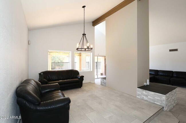 Building Photo - 8428 N 16th Pl