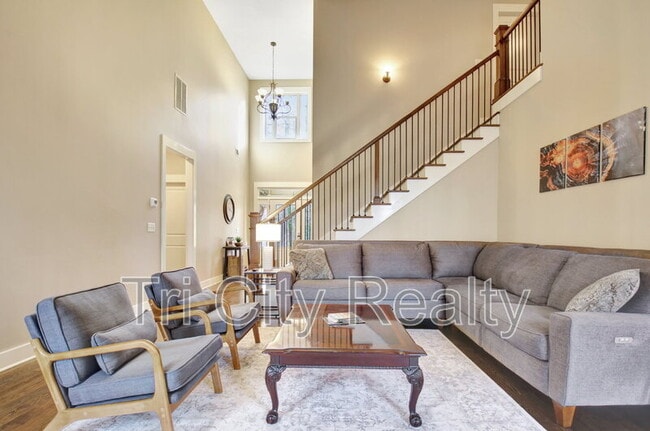 Building Photo - 175 Ridgeway Ct