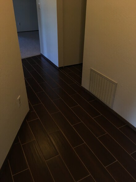tile flooring - 2258 Mesquite Dr