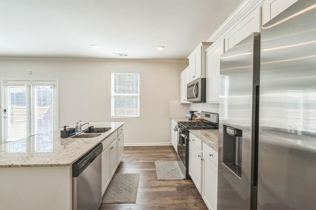 Building Photo - 7595 Jennadee Dr