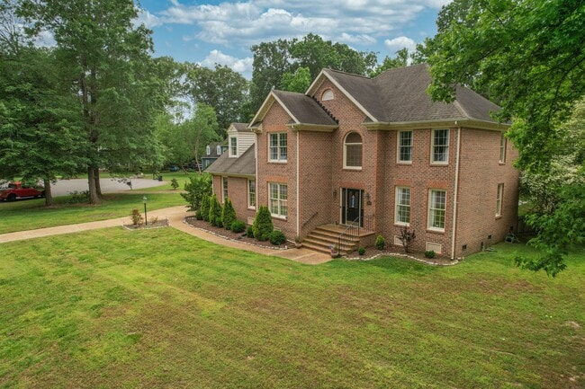 Building Photo - Immaculate Home In Gatling Point!