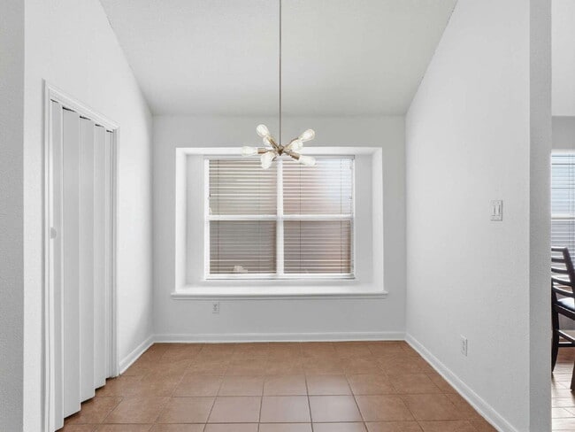 Building Photo - 1039 Wood Brook Dr