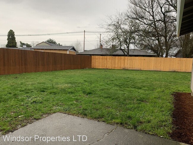 Building Photo - 3 br, 2 bath House - 1708 NE 24th Ave.