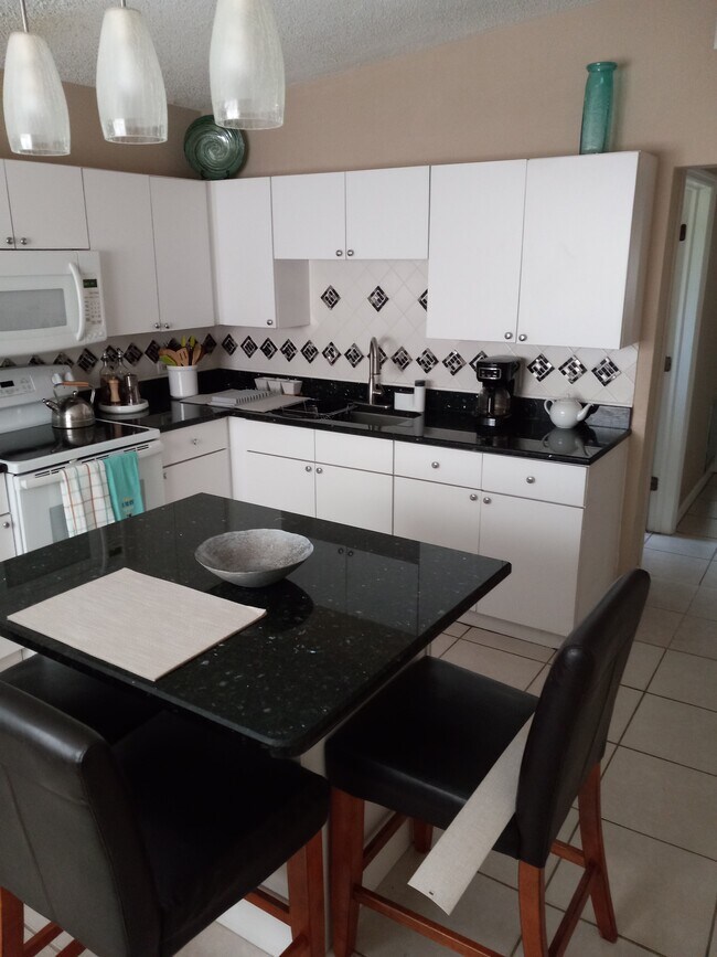 Building Photo - 4220 37th Ave N