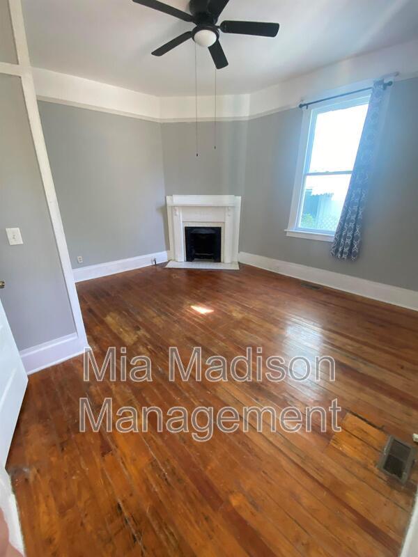 Building Photo - 1203 E Henry St