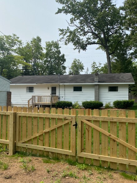 Building Photo - 944 Juniper St