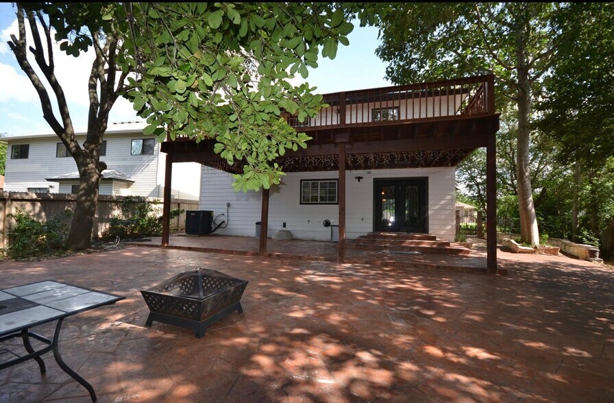 Building Photo - 9543 Summerbrook