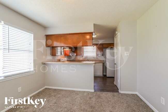 Building Photo - 13285 Lake Breeze Ln