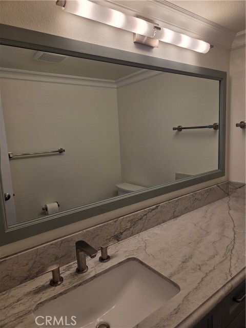 Building Photo - 2800 Plaza del Amo