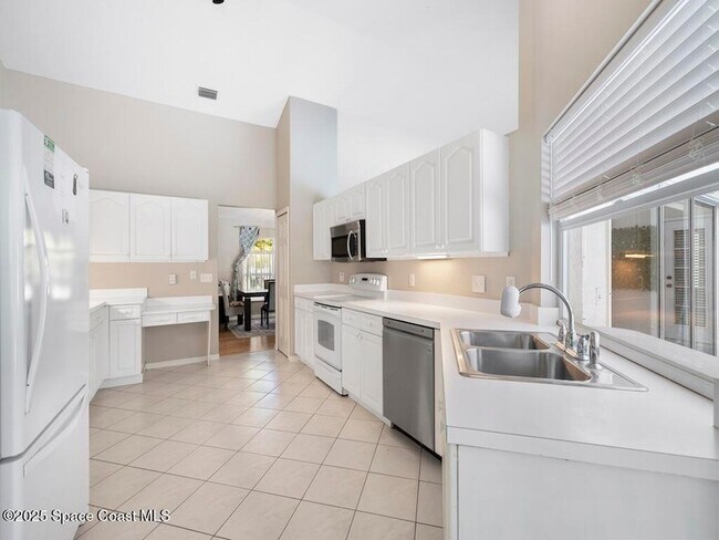 Building Photo - 1026 Blossom Dr