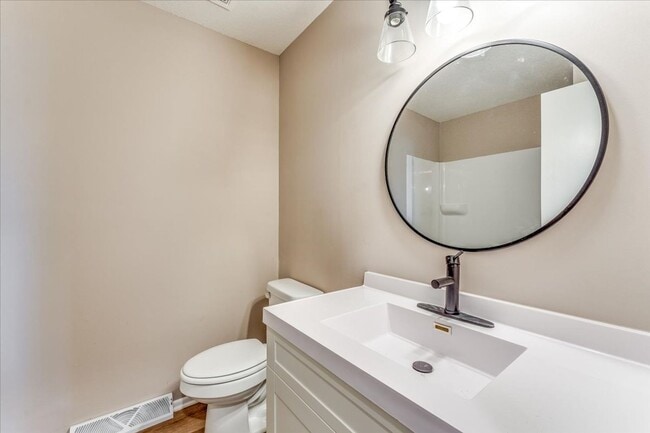 Building Photo - 309 Willow