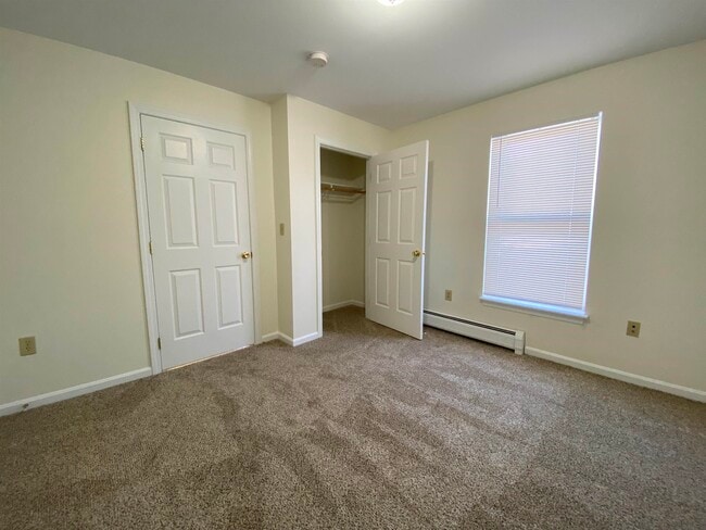 Building Photo - 4 Martin St