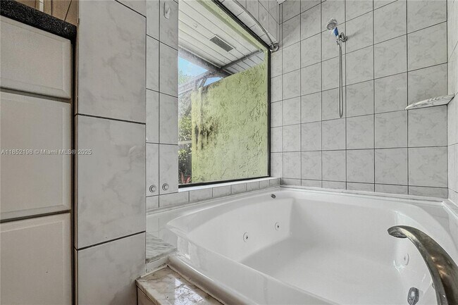 Building Photo - 17900 SW 77th Ave