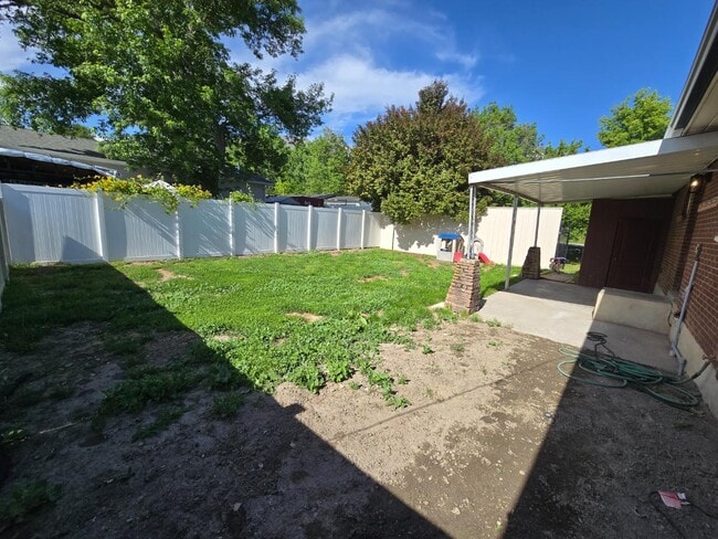 Building Photo - 309 E 200 S