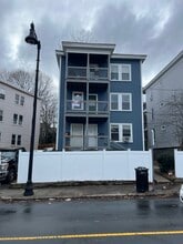 Building Photo - 196 Reservation Rd