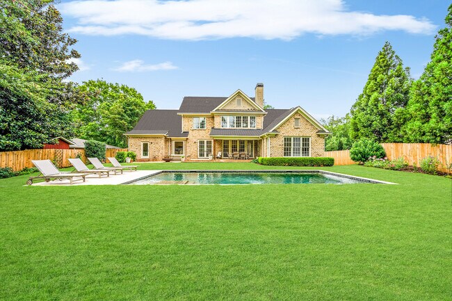 Building Photo - 1280 Becket Dr NE